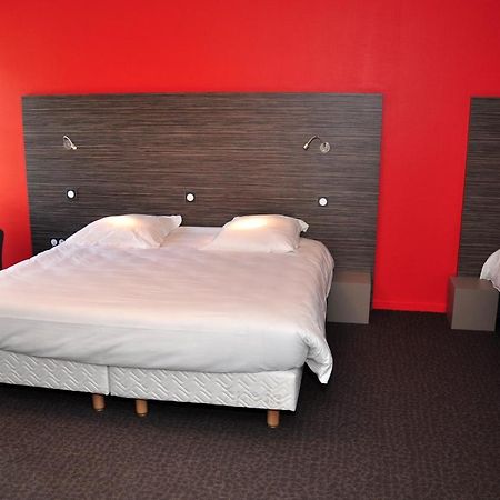 Logis Hotel A La Bonne Auberge ลาวาล ภายนอก รูปภาพ