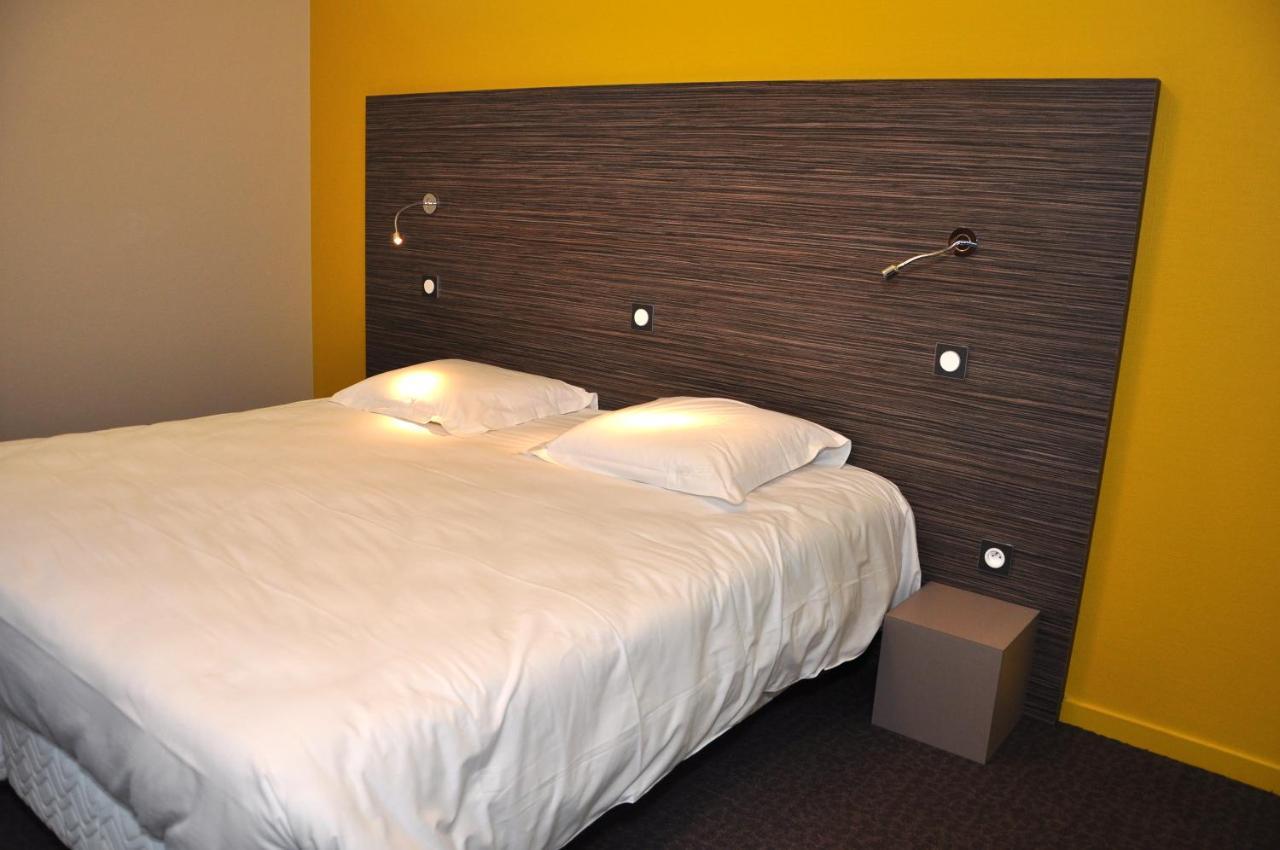 Logis Hotel A La Bonne Auberge ลาวาล ภายนอก รูปภาพ