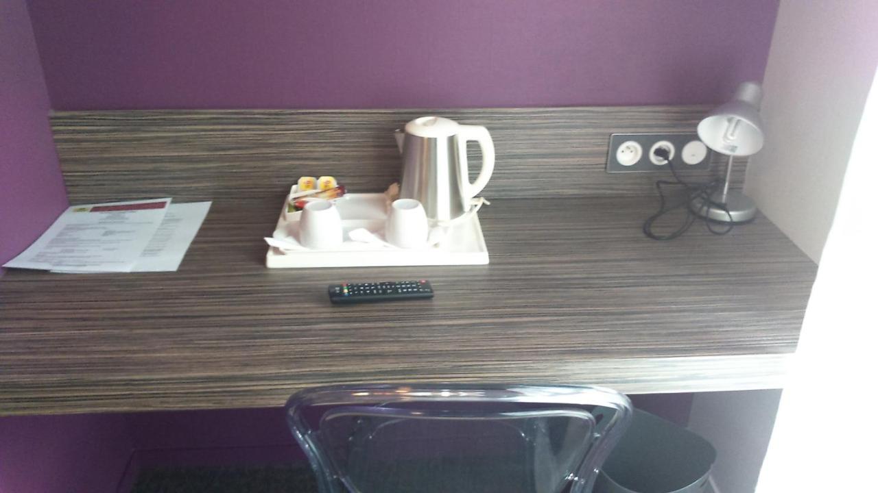 Logis Hotel A La Bonne Auberge ลาวาล ภายนอก รูปภาพ
