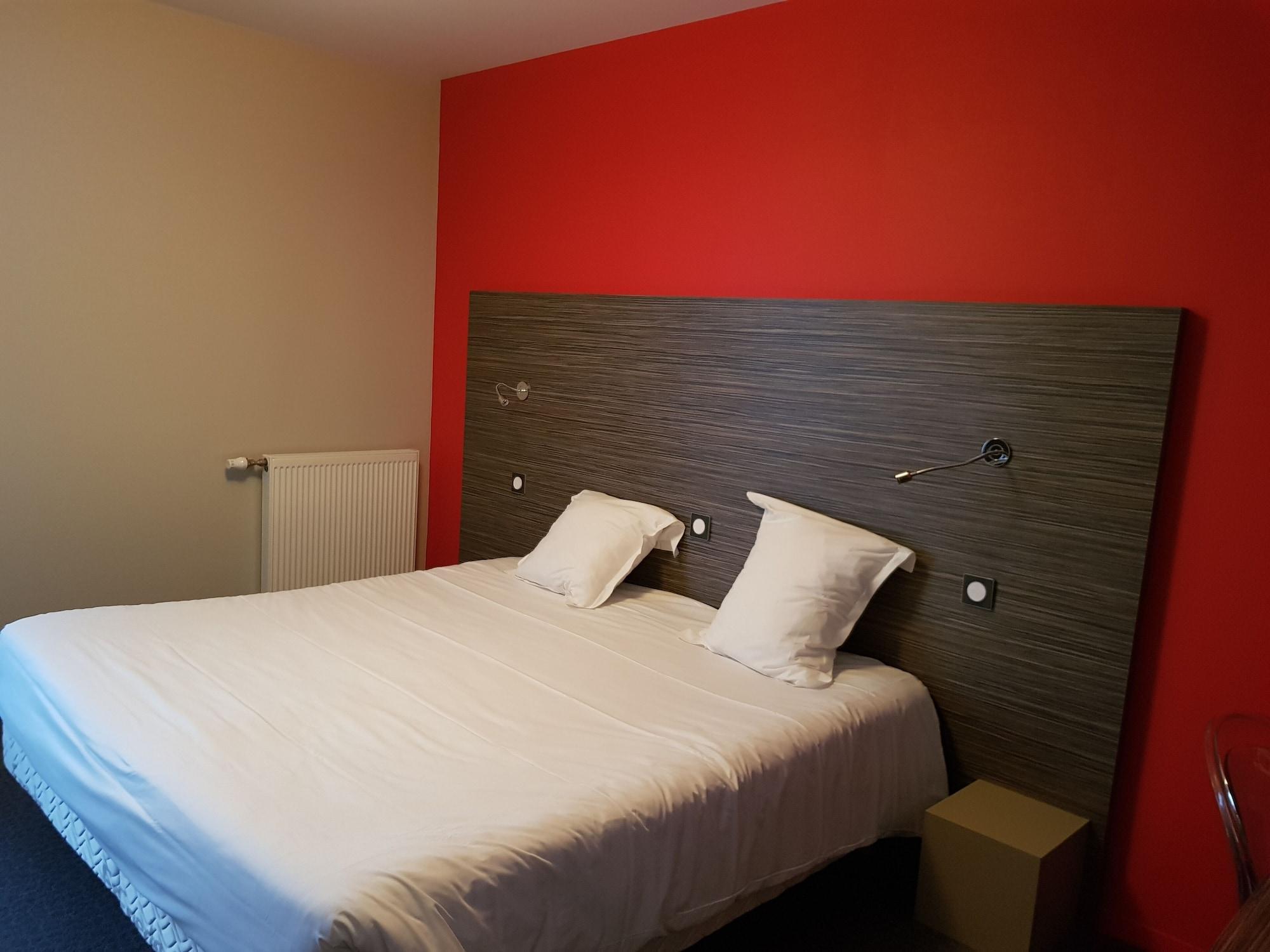 Logis Hotel A La Bonne Auberge ลาวาล ภายนอก รูปภาพ